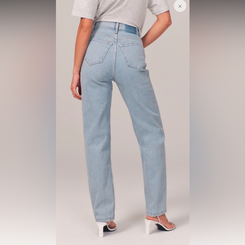 Abercrombie & Fitch High Rise Cross-Front Dad Jean - Picture 4 of 9
